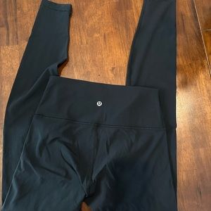 Lululemon Wunder Under High Rise tight 28" black size 6